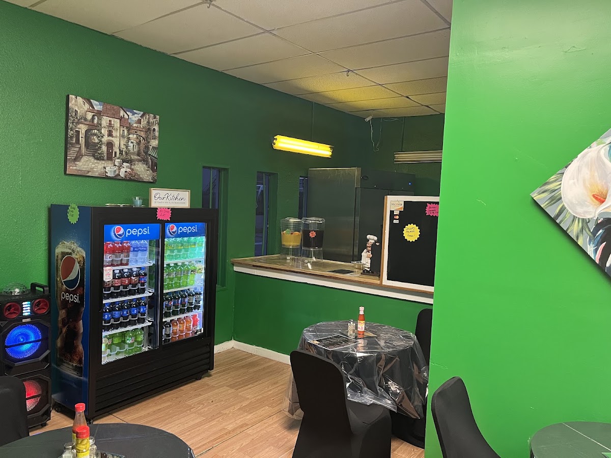 Collard Greenz Country Cooking Restaurant