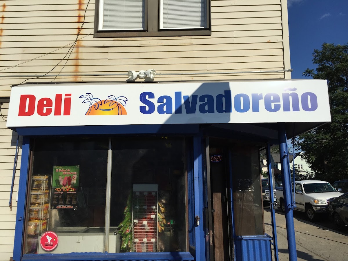 Deli Salvadoreño